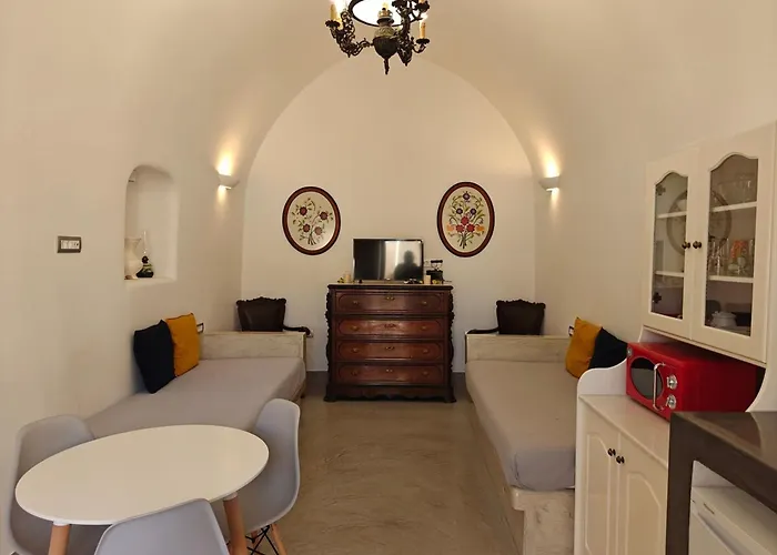 Dreamer's Secret Ii Emporio (Santorini)